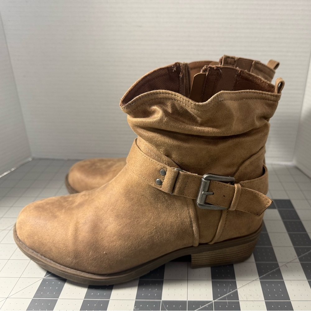 Brown Buckle boots with side zipper